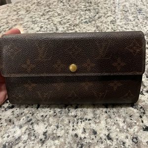 Louis Vuitton wallet authentic!